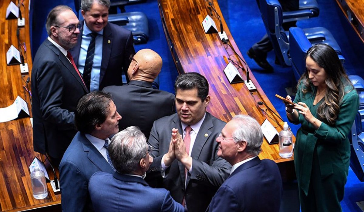 Renan Calheiros ouviu criticas da oposição por ter rejeitado 11 emedas sugeridas para o projeto de isenção do IR<span class="post-img-credit">Foto: Jonas Pereira/Agência Senado/ND Mais</span>