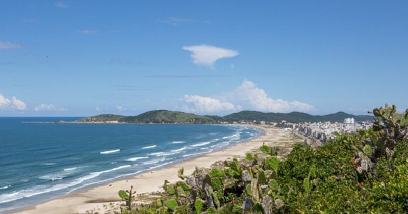 Praia do Mar Grosso, em Laguna - Foto: Divulgação / Núcleo de Turismo de Laguna