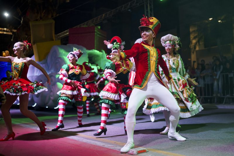 O espetáculo Minha Noite de Natal é apresentado por 50 artistas entre bailarinos, cantores, atores e acrobatas - Divulgação/Prefeitura Balneário Camboriú/ND