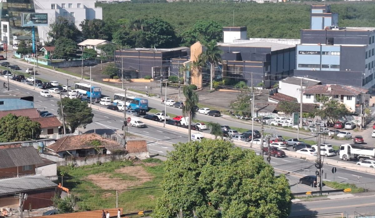 Ocorrência foi registrada na manhã desta quinta-feira, no sentido CentroFoto: Kauê Alberguini/ND Mais