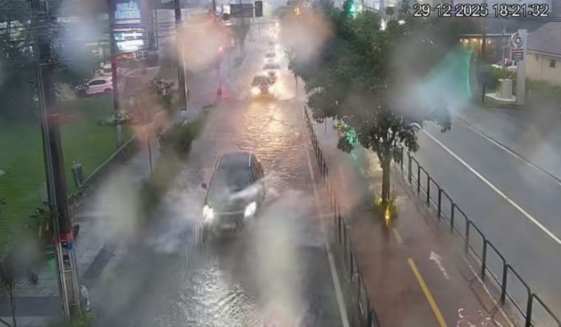 Alagamento no bairro Santa Mônica, em Florianópolis - Reprodução/PMF/ND Mais