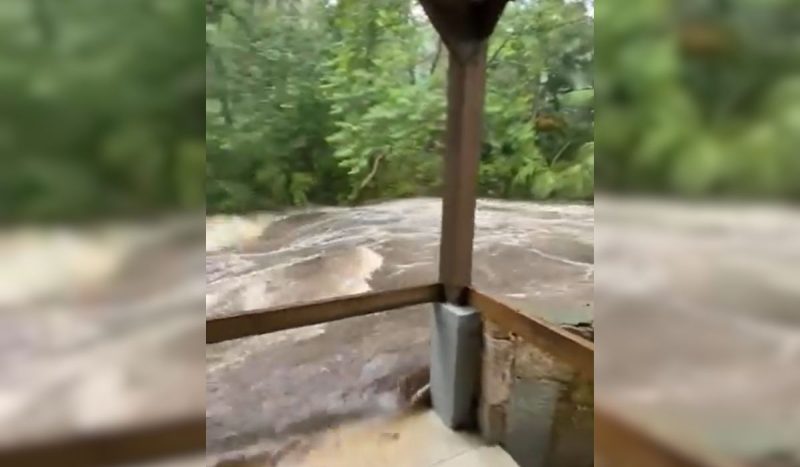 Chuva provocou alagamento em parque aquático de Santo Amaro da Imperatriz, na Grande Florianópolis - Reprodução/Floripa Mil Grau/ND Mais