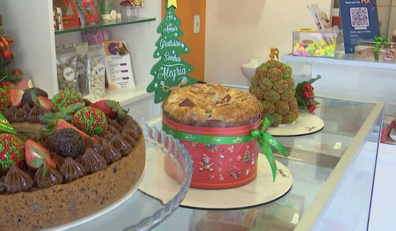 Panetone salgado une massa fofinha a ingredientes clássicos - Reprodução/Flavio Armanini/NDTV Record/ND Mais