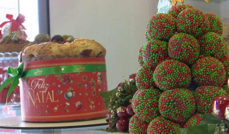 A confeitaria que comercializa a opção salgada do panetone, tem outras opções "diferentonas" no cardápio - Reprodução/Flavio Armanini/NDTV Record/ND Mais