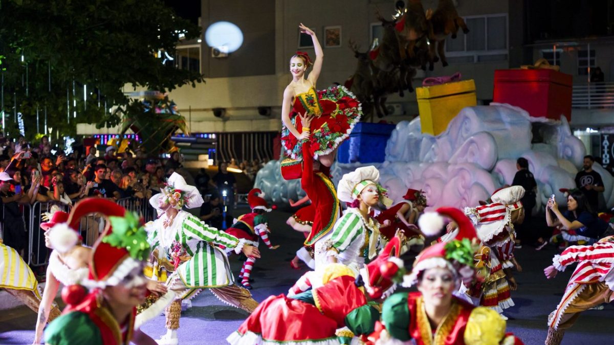 Megaevento de Natal de Balneário Camboriú com investimento de R$ 14,5 milhões terá arcos luminosos de até 7 metros, decoração interativa e desfiles com shows