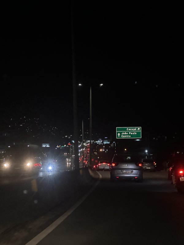 Situação da SC-401 nos últimos dois finais de semana, que foram de tempo seco e temperaturas altas - Diogo de Souza/ND