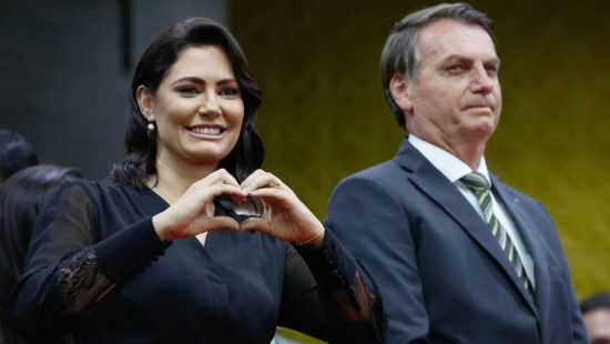 Michelle pode herdar ‘mesada’ de R$ 12 mil após punição a Bolsonaro