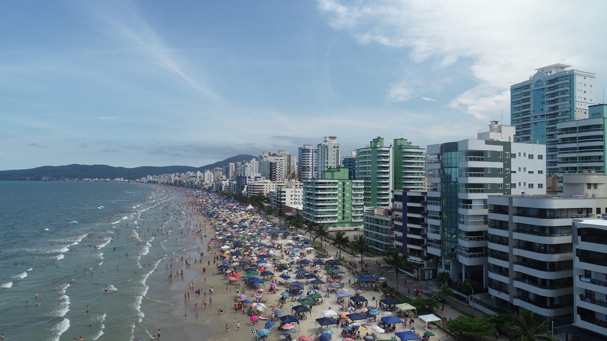 Agentes reforçam patrulhamento na orla de Itapema durante a temporada de verão.Foto: Divulgação/ND mais