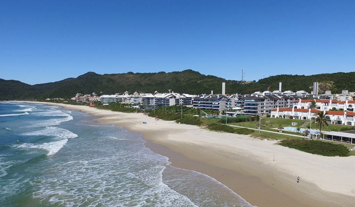 Praia Brava, no Norte da Ilha, que tem ponto entre as áreas impróprias para banho