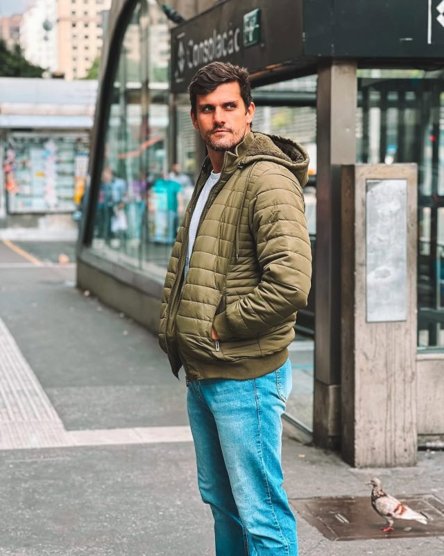 The actor is 38 years old and will act in the international production - who-is-the-sc-actor-chosen-to-play-carlos-bolsonaro-in-a-film-about-the-ex-president (13)