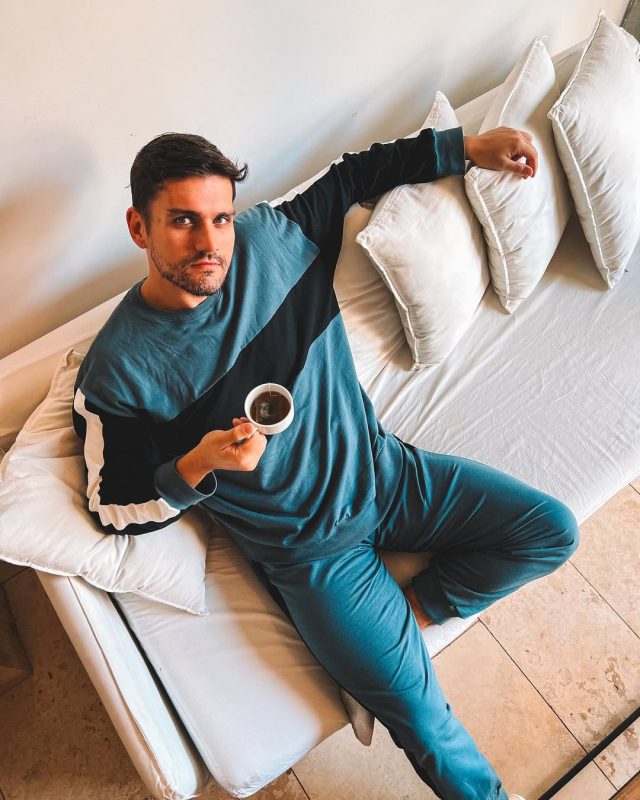 The actor is 38 years old and will act in the international production - who-is-the-sc-actor-chosen-to-play-carlos-bolsonaro-in-a-film-about-the-ex-president (5)