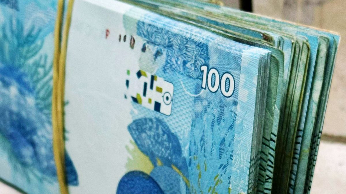 13º salário cai na conta de 35 milhões de brasileiros nesta segunda; veja quem recebe