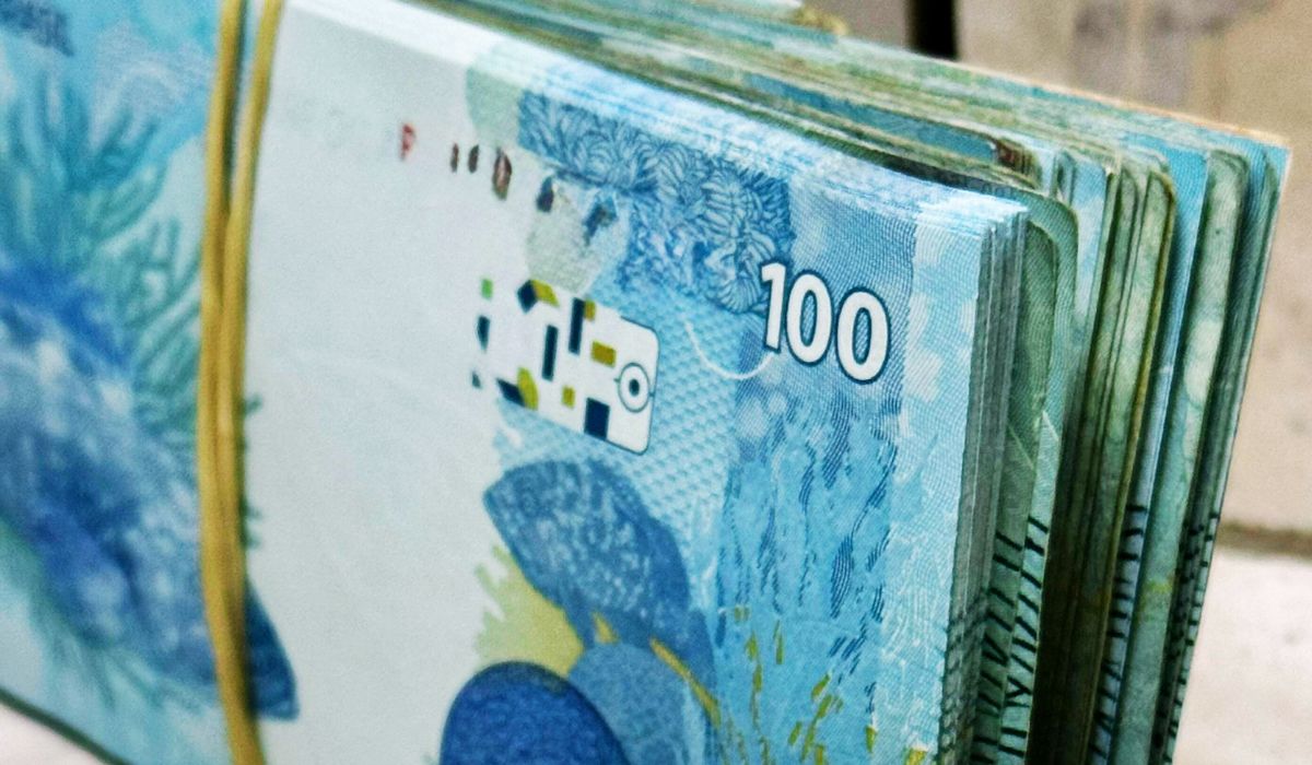 13º salário cai na conta de milhões de brasileiros nesta segunda; confira quem recebe primeiro