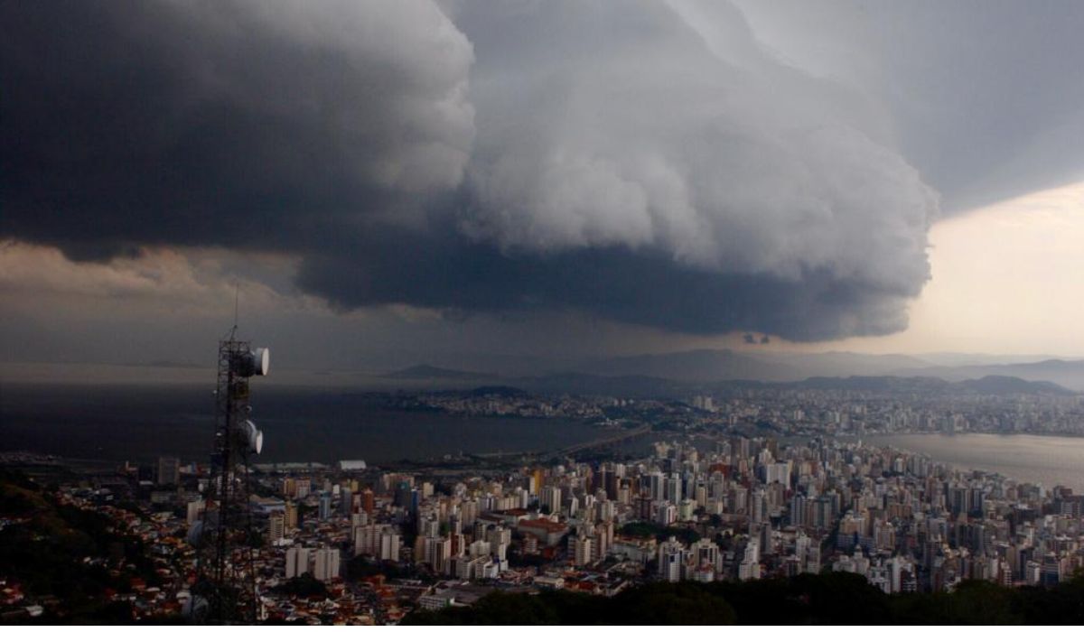 Alerta de perigo potencial é válido para todo o estado catarinense, aponta Inmet Foto: Flávio Tin/Arquivo/ND Mais