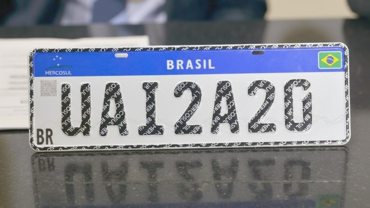 contioutra.com - Placa Mercosul em 2026: regra silenciosa pode obrigar troca mesmo sem multa