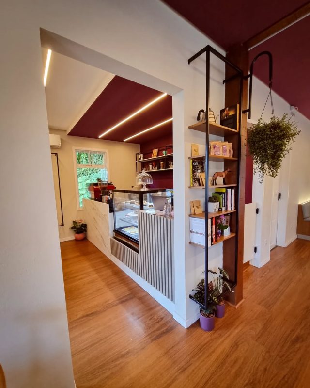 Em uma casa antiga e charmosa no alto de um morro no bairro Glória, o Alcateia Café serve cafés especiais - Divulgação/Alcatéia Café/ND Mais