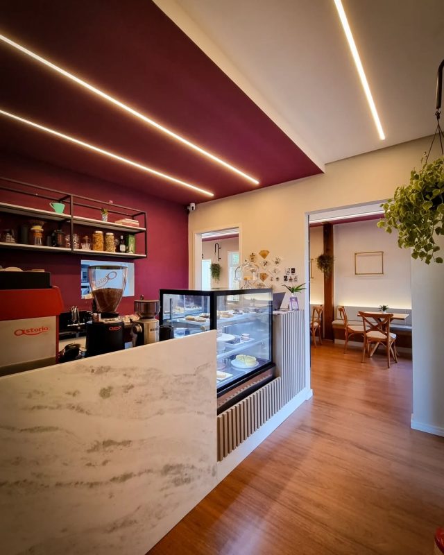 Em uma casa antiga e charmosa no alto de um morro no bairro Glória, o Alcateia Café serve cafés especiais - Divulgação/Alcatéia Café/ND Mais