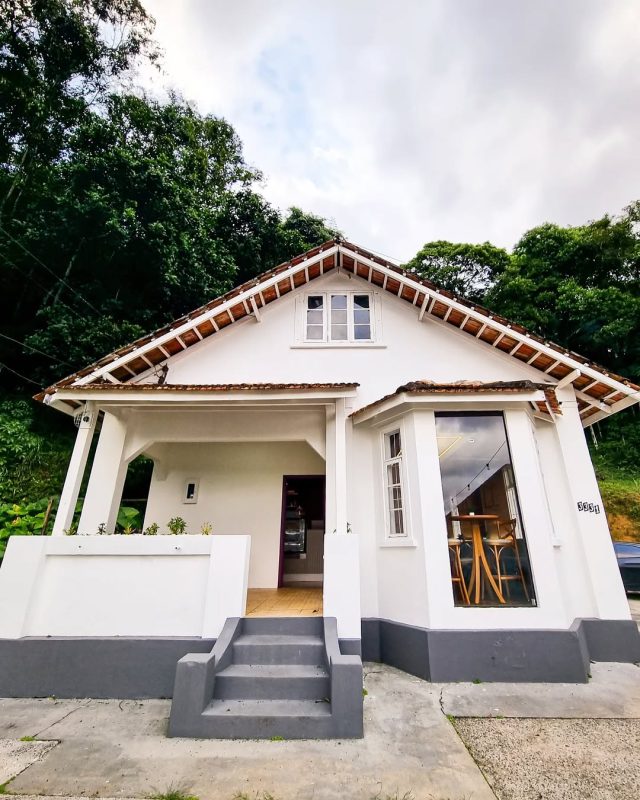 Em uma casa antiga e charmosa no alto de um morro no bairro Glória, o Alcateia Café serve cafés especiais - Divulgação/Alcatéia Café/ND Mais