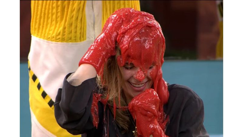 Ana Paula levou gosma na cabeça no Sincerão desta segunda-feira (26). - Reprodução/Globo