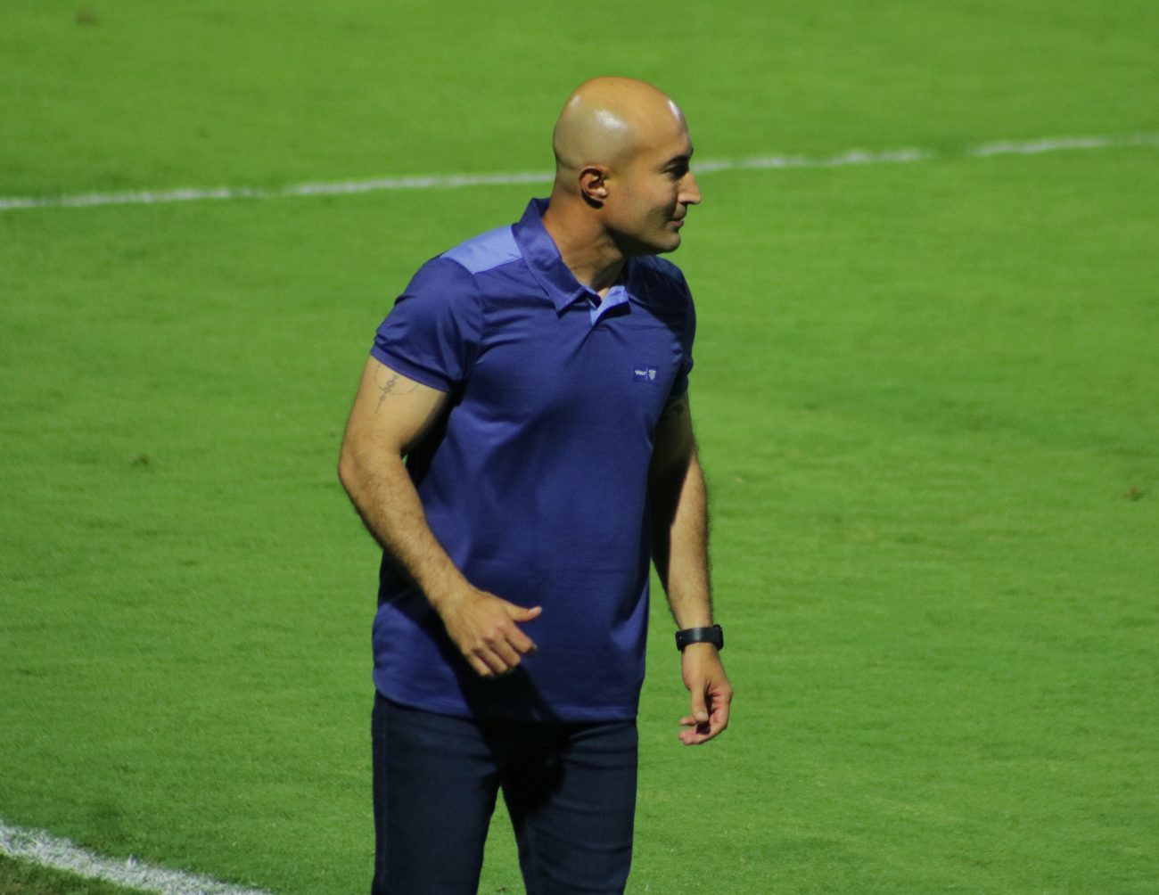 Técnico Cauan de Almeida comanda o AvaíFoto: Rodrigo Polidoro/ND Mais