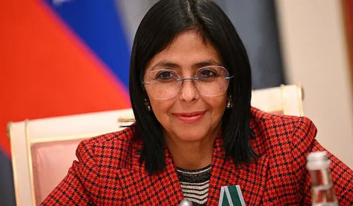 Delcy Rodriguez tomou posse como presidente interina da Venezuela após a captura do ex-presidente Nicolás MaduroFoto: Wikimedia Commons/Reprodução/ND Mais