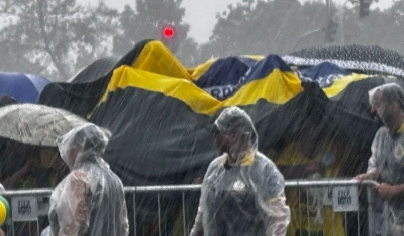 Raio deixa feridos em Brasília - Henrique Lessa/ND Mais