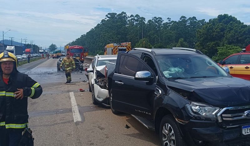 Três vítimas com ferimentos moderados e uma com ferimentos leves foram encaminhadas para atendimento médico - Divulgação/CMBSC/ND Mais