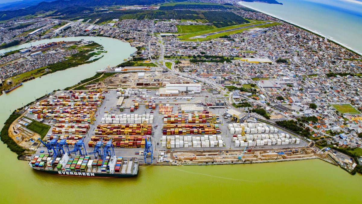 Exportações de Rio do Sul Batem Recorde de 12 Anos, Atingindo R$ 817 Milhões em 2025
