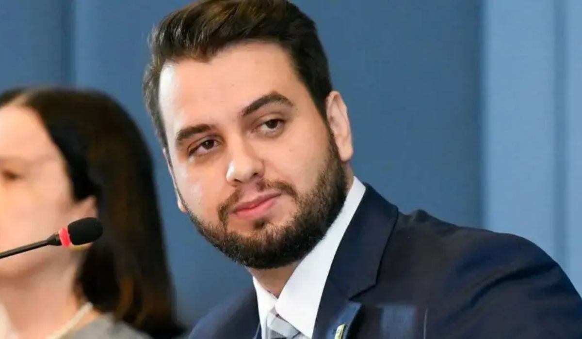 Uso de Linkedin leva à prisão de Filipe Martins; entenda