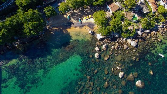 Cidade do Litoral de SP que quer cobrar taxa ambiental de até R$ 140 tem três praias impróprias