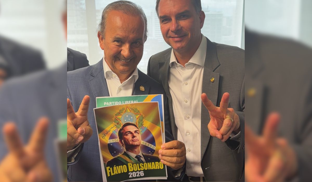 Jorginho Mello (PL) publicou foto ao lado de Flávio Bolsonaro nesta sexta-feira (16)Foto: Reprodução/@jorginhomello/Instagram