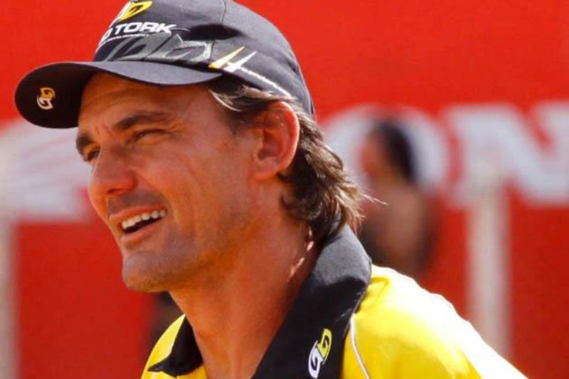 Vítima foi encontrada sem sinais vitais ao lado da motocicleta - Divulgação/Redes Sociais/ND Mais