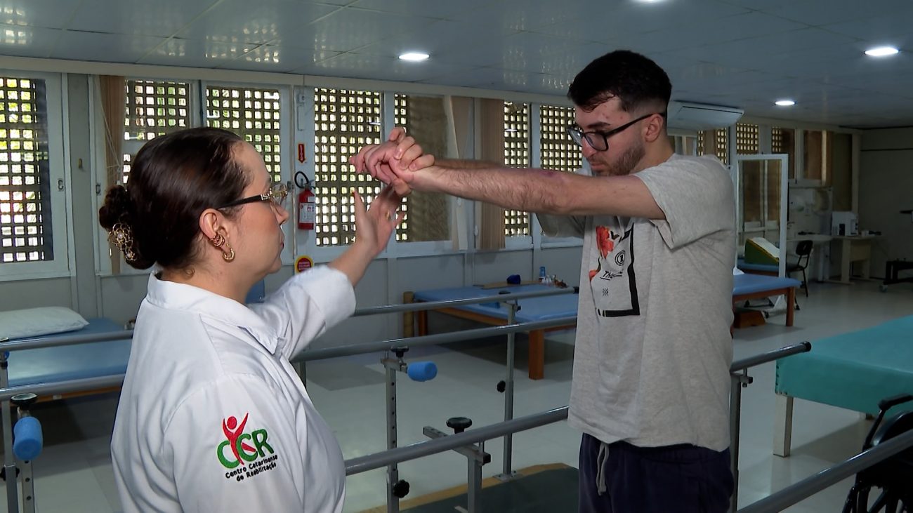 Luís Felipe teve sequelas graves em decorrência de um acidente de motoFoto: Reprodução/NDTV RECORD/ND Mais