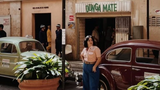 Atriz faz história ao ser 1ª ex-BBB a chegar no Oscar: ‘A mulher possuída era eu’