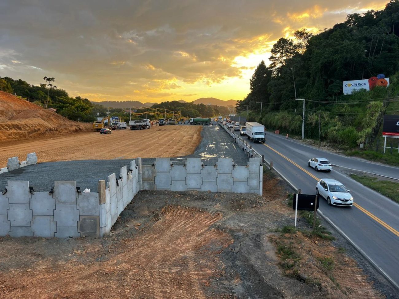 Ministro Renan Filho anunciou construção de 11 passarelas junto à duplicação da BR-470 no Vale do Itajaí