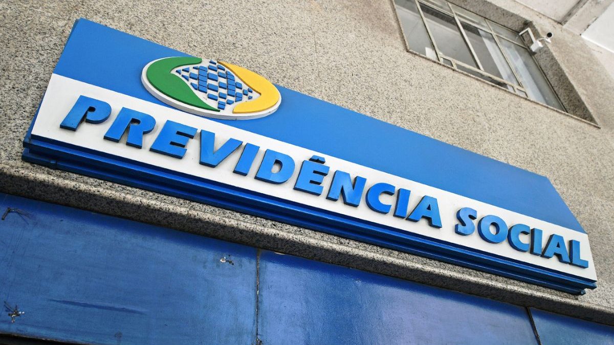 INSS confirma depósito duplo em maio: veja quem recebe e as datas do 13º antecipado