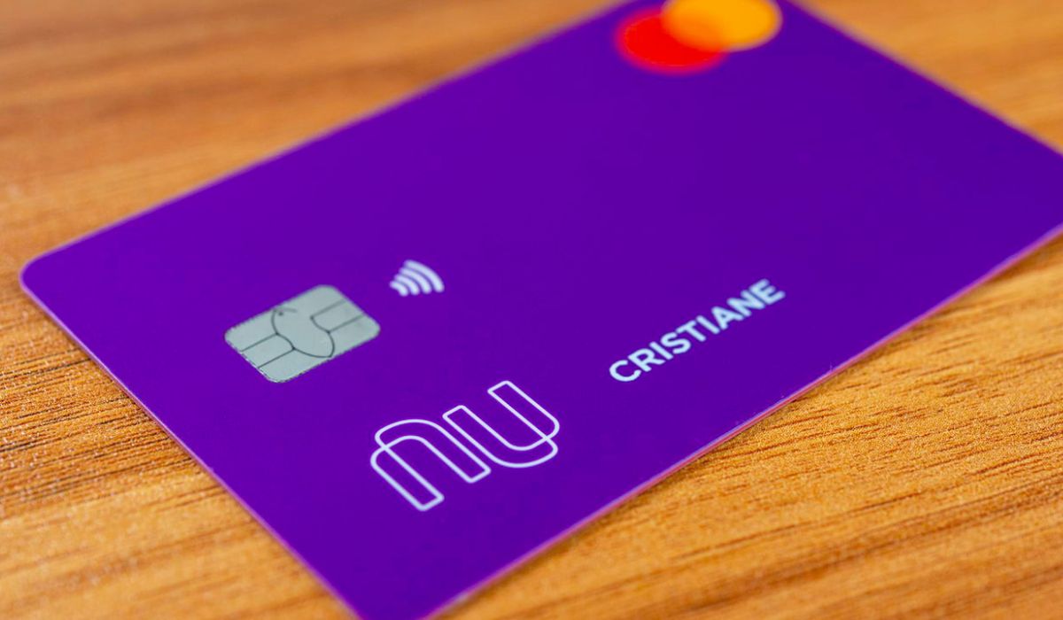 Nubank encerra contas de clientes sem aviso
