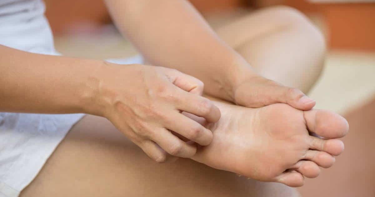 Coceira no pé é outro sinal