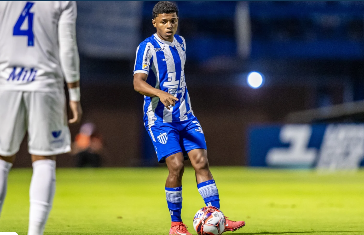 Thayllon foi o destaque do Avaí na vitória contra o Barra, participou nos dois gols AzurraFoto: Fabiano Rateke/AFC/ND