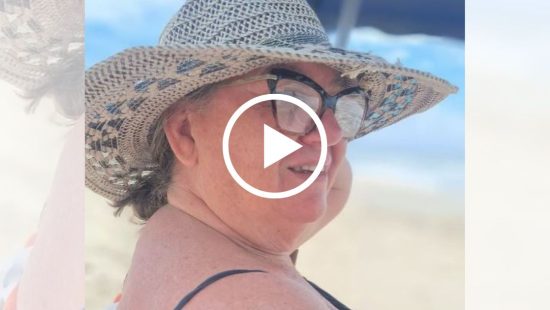 ‘Esperei um novinho na praia e não veio’: vovó engana web e vídeo viraliza em SC