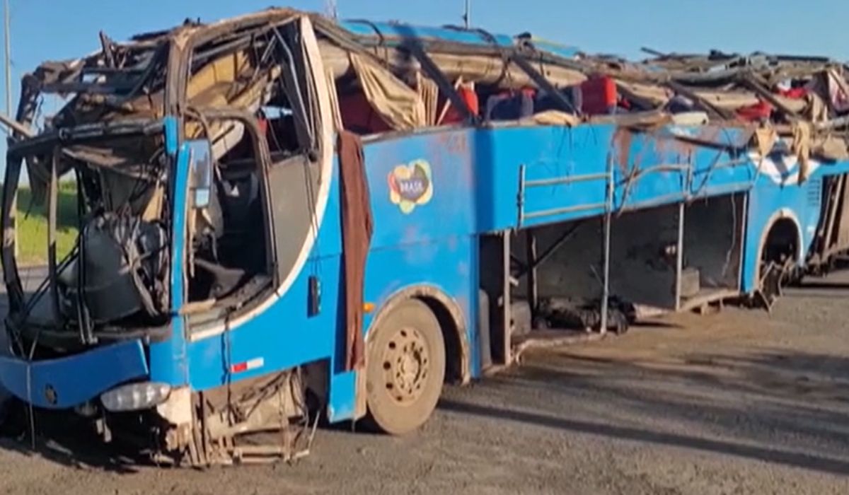 Acidente de ônibus na BR-153 em Marília (SP) deixa oito mortosFoto: R7/Divulgação/ND Mais