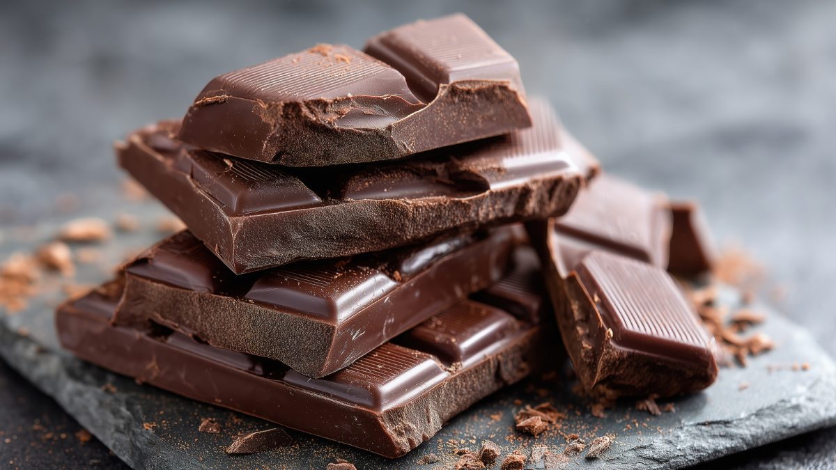 Fim do ‘chocolate fake’: governo oficializa nova lei que define percentual mínimo de cacau