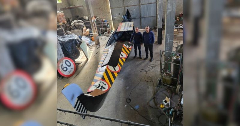 Gôndola Navegável feita com materiais reaproveitados - Divulgação/Prefeitura de Pedras Grandes/ND Mais