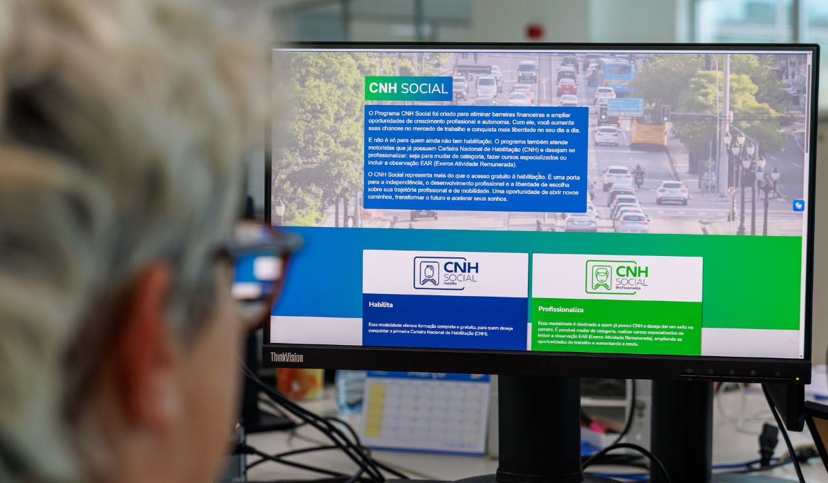 O novo modelo permite que o curso teórico seja feito gratuitamente em formato digital pela plataforma oficial do Ministério dos Transportes - Geraldo Bubniak/AEN/Reprodução/ND Mais