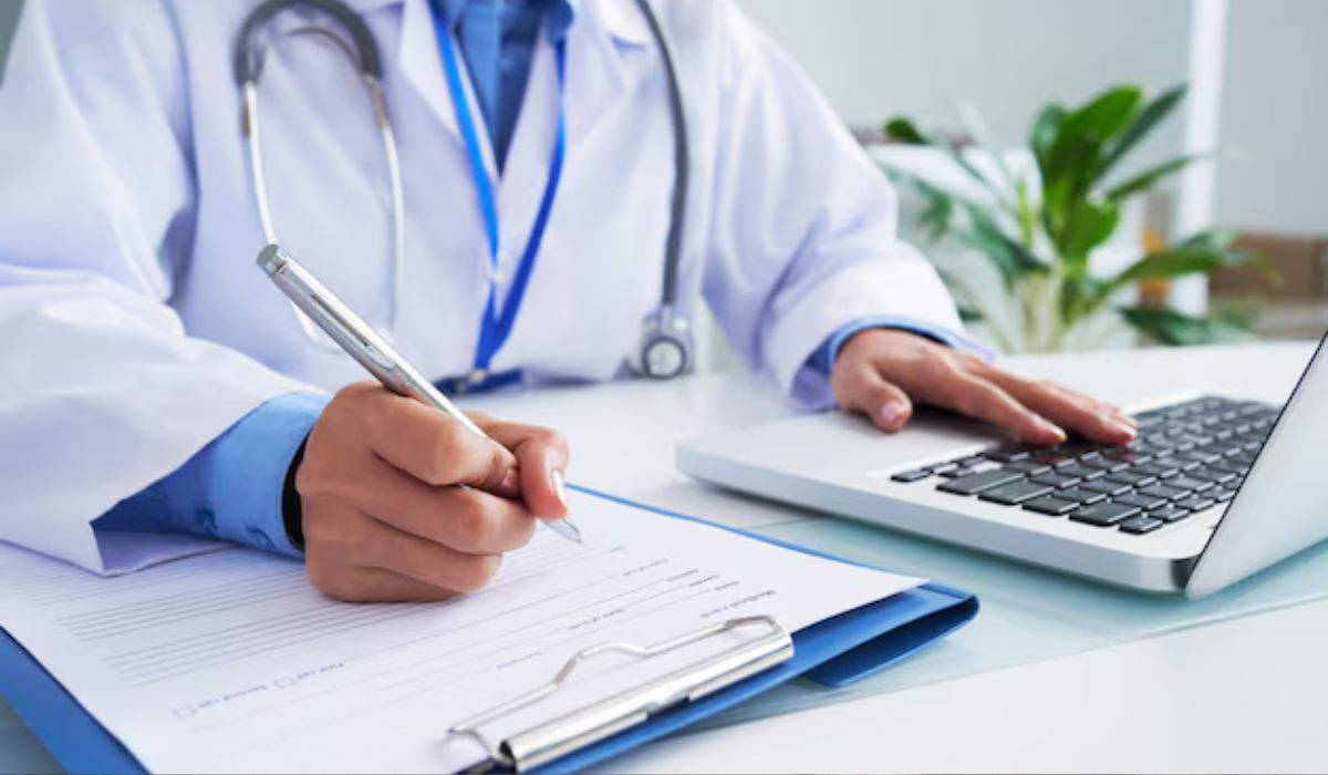 Atestados médicos enviados pelo app e analisados remotamente Foto: Freepik/Divulgação/ND Mais