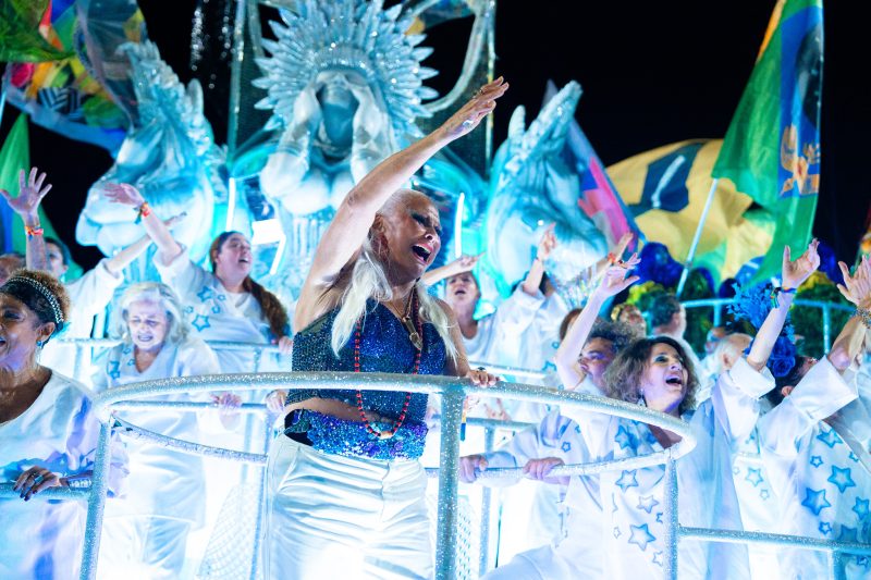 Fafá de Belém substituiu Janja no último carro alegórico - Eduardo Hollanda/Rio Carnaval/ND Mais