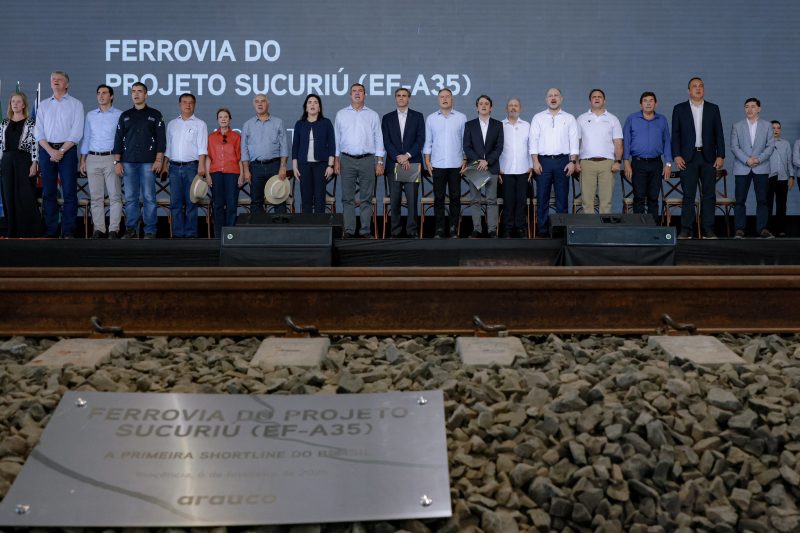 Ministros Renan Filho e Simone Tebet participam do lançamento da pedra fundamental da nova ferrovia - Marcio Ferreira/Ministério dos Transportes/ND Mais