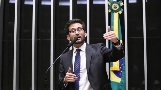 Aumento salarial na Câmara é considerado absurdo por deputado