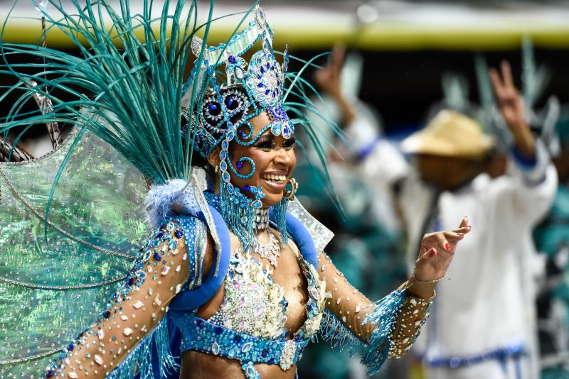 Jardim das Palmeiras exalta a fé em enredo que percorreu a avenida - Mafalda Press/ND Mais