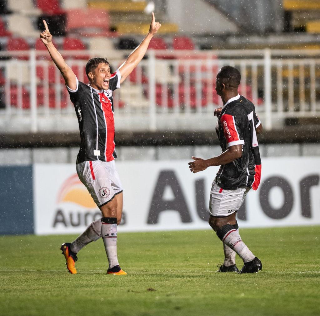 JEC venceu após mais de 100 dias